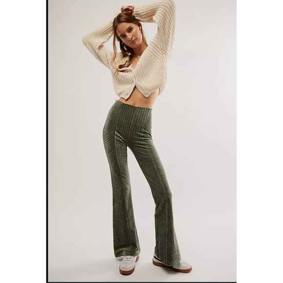FREE PEOPLE Women Size Small  Green Corduroy Flared Pants - Picture 5 of 5